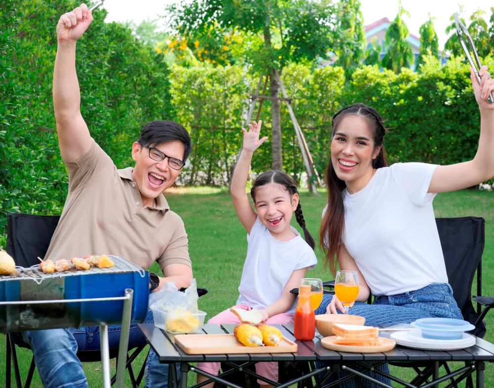 asian family picnic