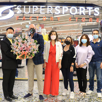 เอ็ม บี เค เซ็นเตอร์ ร่วมแสดงความยินดีฉลองเปิดสาขาใหม่ SUPERSPORTS FACTORY STORE