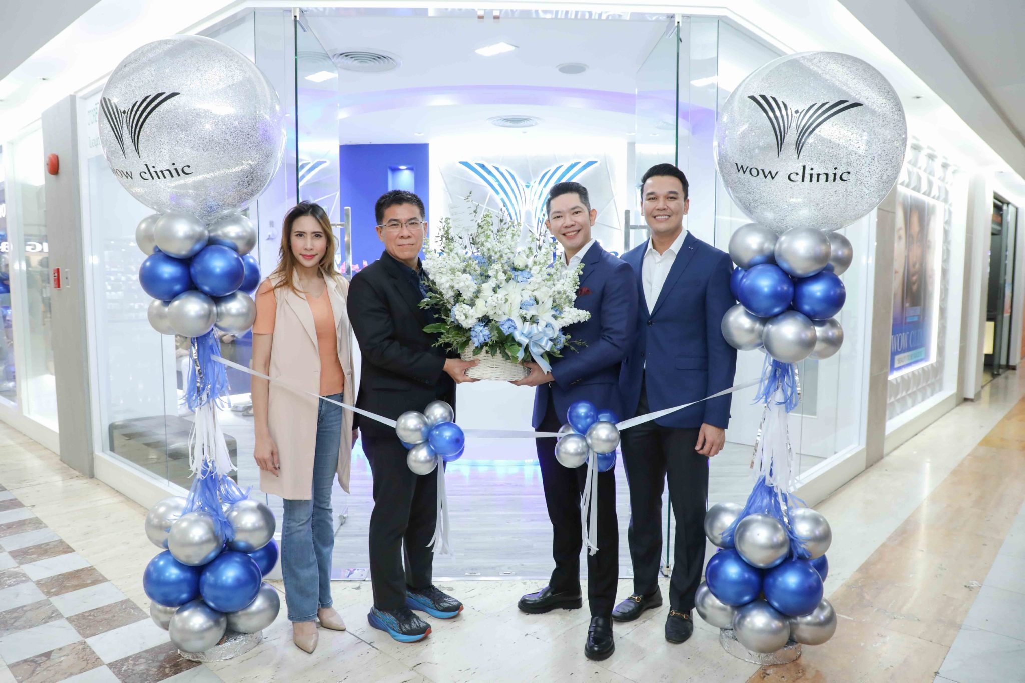 ผู้บริหารเอ็ม บี เค เซ็นเตอร์ ต้อนรับ WOW Clinic สาขา MBK CENTER